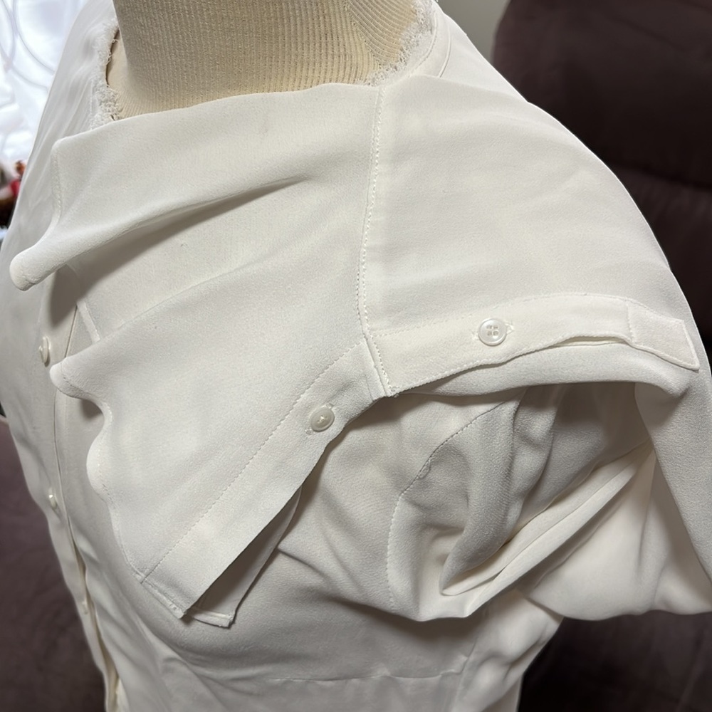 Club Monaco - Picture 6 of 10
